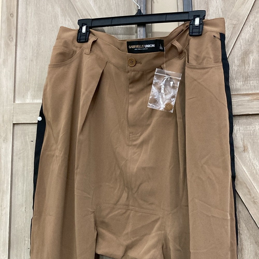 GABRIELLE UNION NEW YORK & COMPANY WOMEN PANTS
SIZE L
Beige with Black Striped - Picture 5 of 14